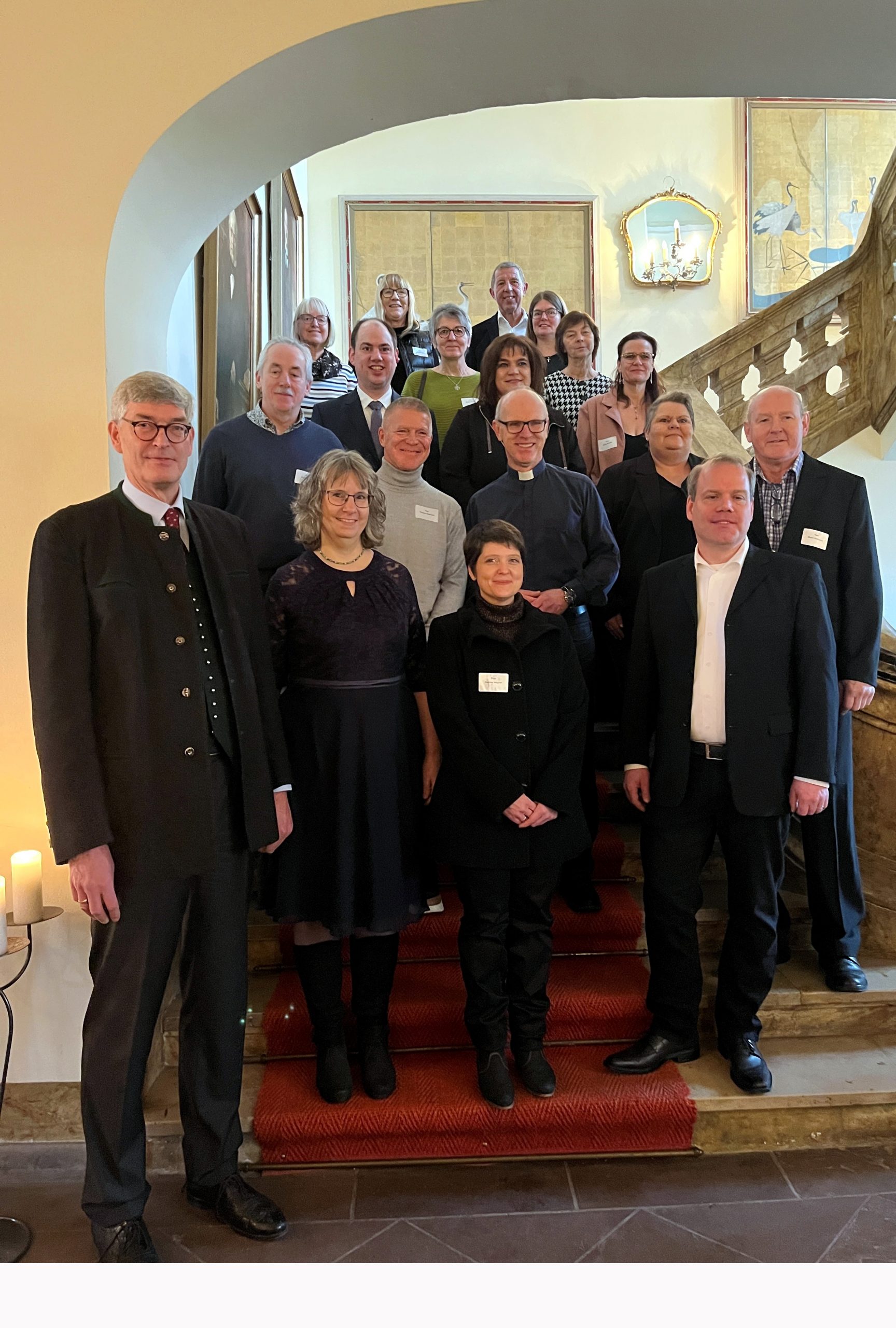 Kirchenvorstand 2025-2031 der evangelisch-lutherischen Kirchengemeinde Gersfeld mit Patron von Waldthausen im Schloss in Gersfeld Kirchenvorstand 2025-2031 mit Patron